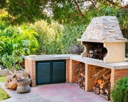 Custom yard cleanup service for homes across Pewaukee, WI - Landscape Livin