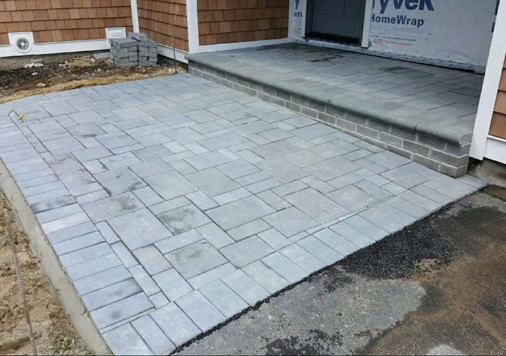 Professional lawn care service experts serving East Northport, NY - Landscape Masons