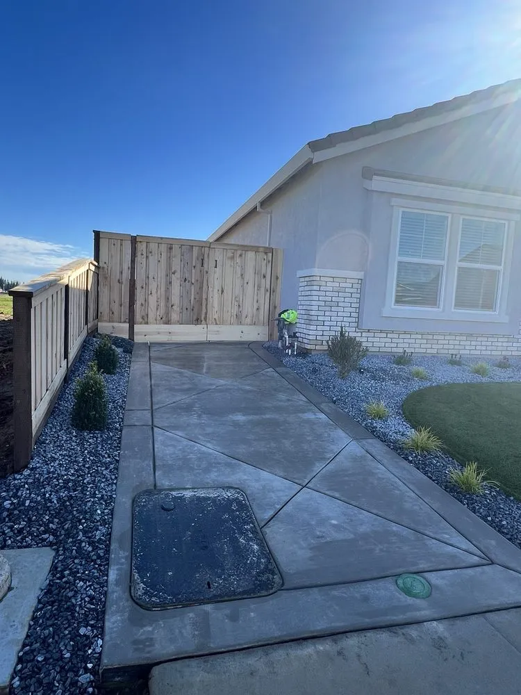 Custom garden landscaping in Folsom, CA by Landscape Mountain View