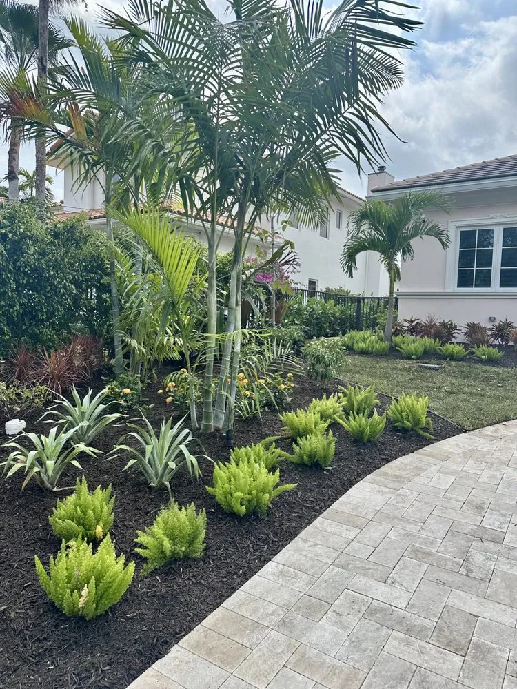 Reliable lawn mowing service with custom design across Fort Lauderdale, FL - Landscape Rehab