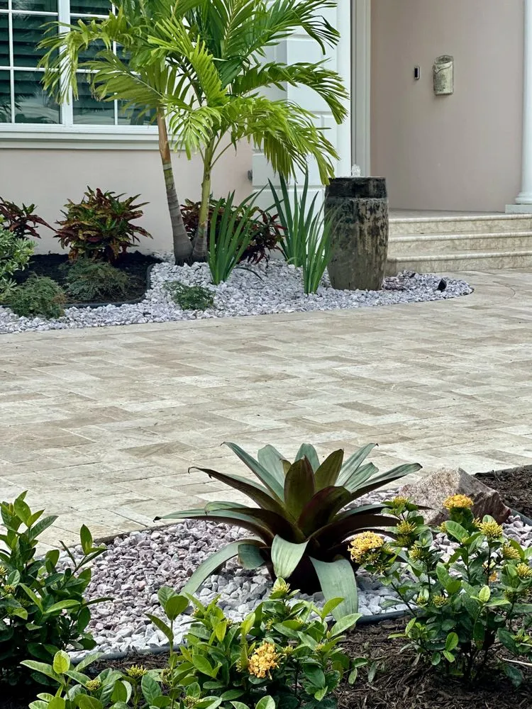 Professional garden landscaping in Fort Lauderdale, FL - Landscape Rehab
