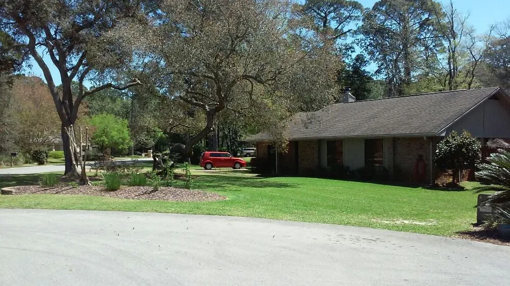 Affordable lawn care service for beautiful yards across Destin, FL - Landscape Restorations