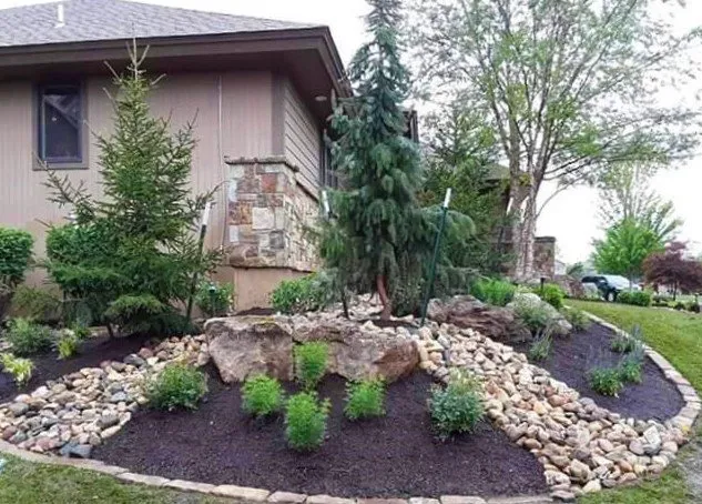 Professional yard maintenance experts serving Gardner, KS - Landscape Service
