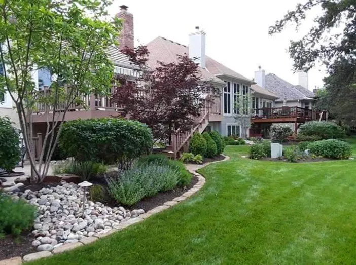 Local lawn care service experts serving Gardner, KS - Landscape Service