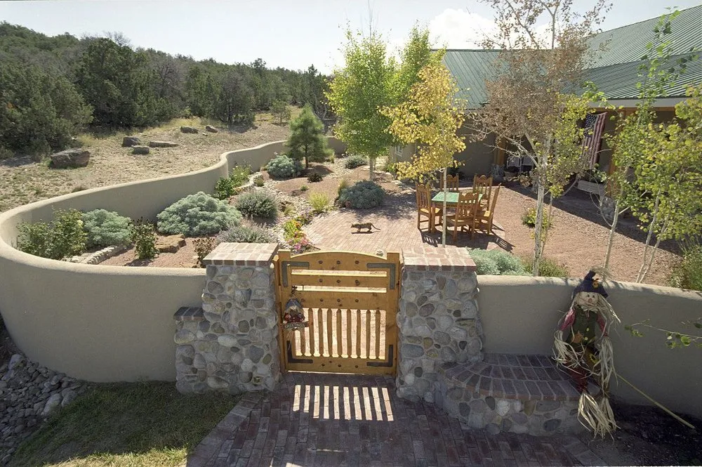 Custom yard maintenance experts serving Albuquerque, NM - Landscape Solutions