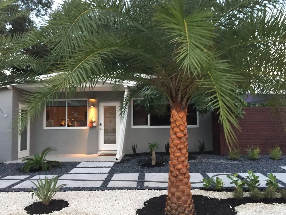 Professional garden landscaping in Oakland Park, FL - Landscape Solutions