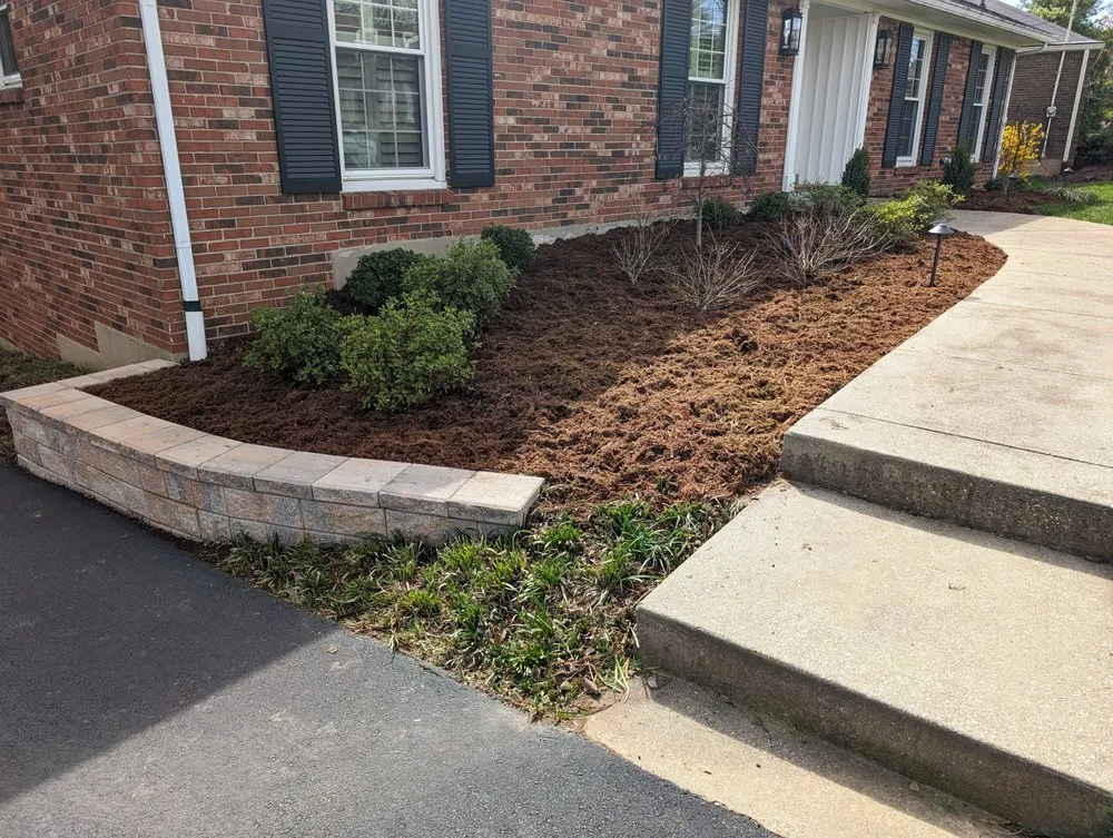 Custom lawn care service in Goshen, KY - Landscape Technique LLC.