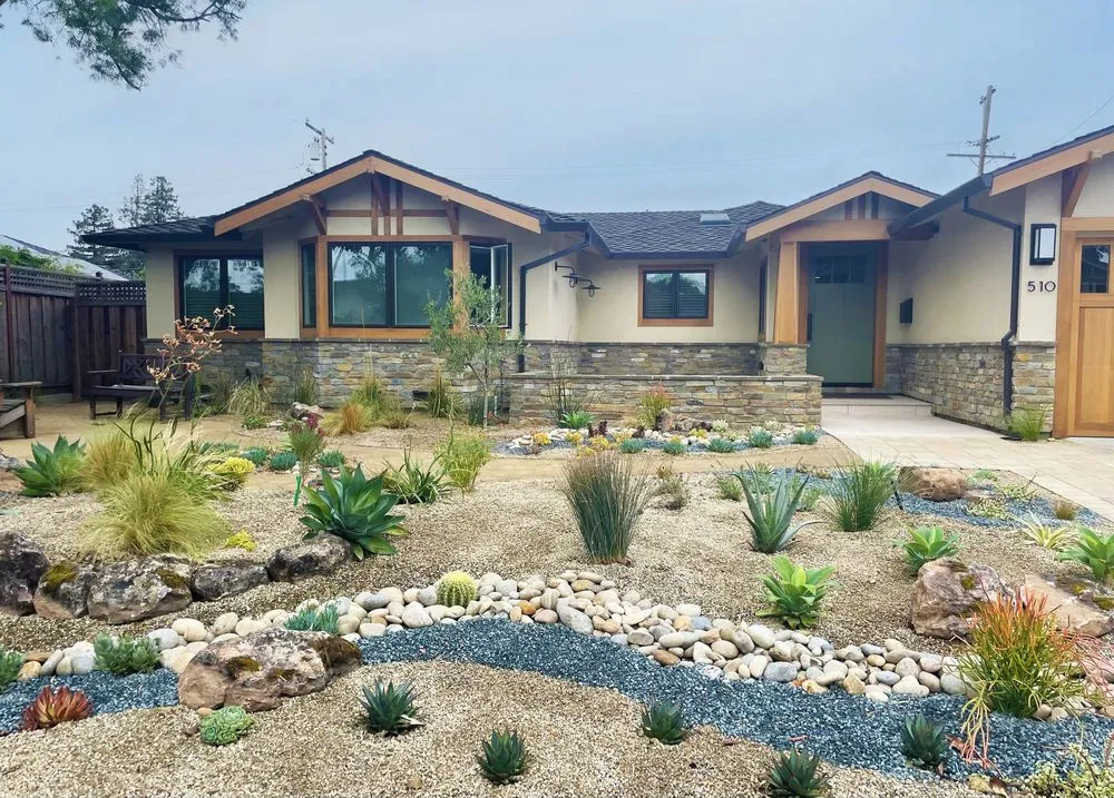 Custom garden landscaping for year-round maintenance across Sunnyvale, CA - Landscape Therapist