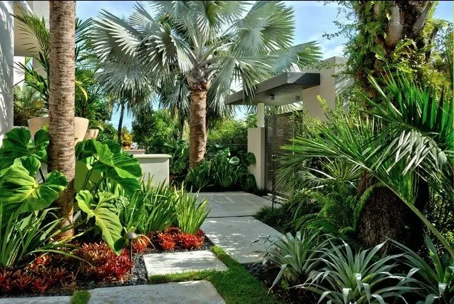 Reliable landscaping services near you in Boca Raton, FL by Landscaper Company