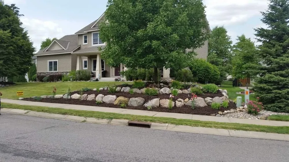 Local garden landscaping in Circle Pines, MN - Landscapers