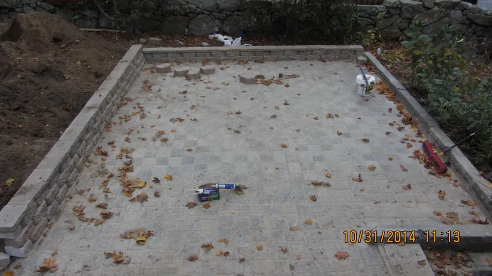 Professional yard maintenance in Warren, RI - Landscapers Inc