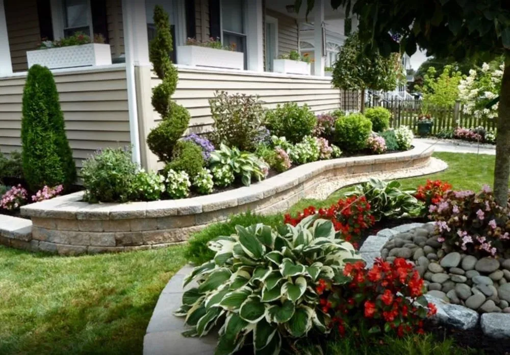 Custom yard maintenance near you in Knoxville, TN by Landscapers of Knoxville