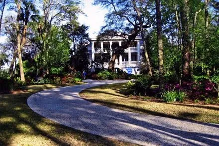 Trusted garden landscaping experts serving Bluffton, SC - Landscapes and Lights