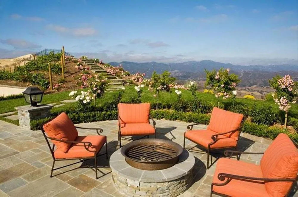 Affordable lawn mowing service near you in Thousand Oaks, CA by Landscapes By Jeffery