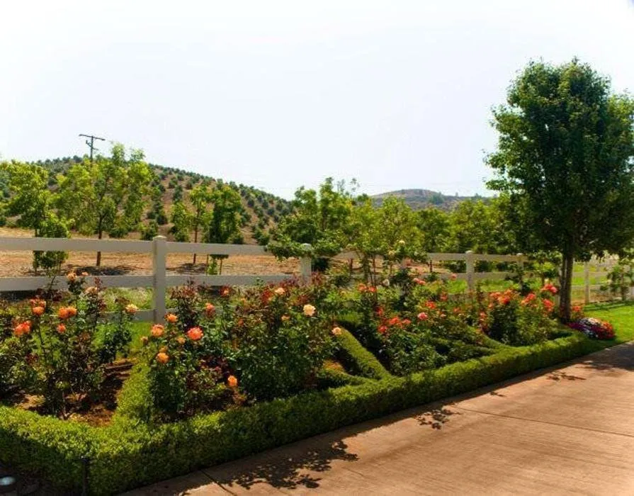 Local yard maintenance for outdoor upgrades across Thousand Oaks, CA - Landscapes By Jeffery