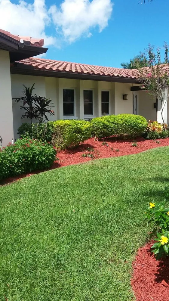 Professional lawn care service experts serving Saint Petersburg, FL - Landscapes By Lightfoot