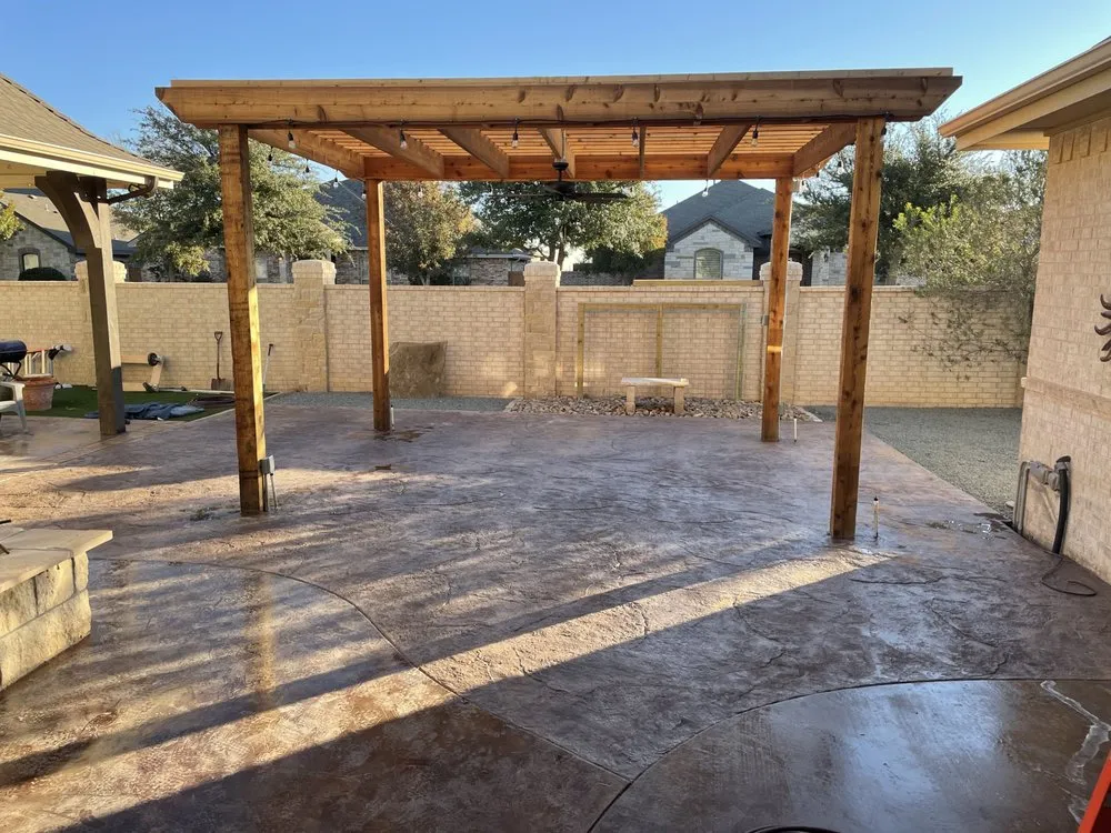 Professional residential landscaping in Midland, TX - Landscapes By Thomas