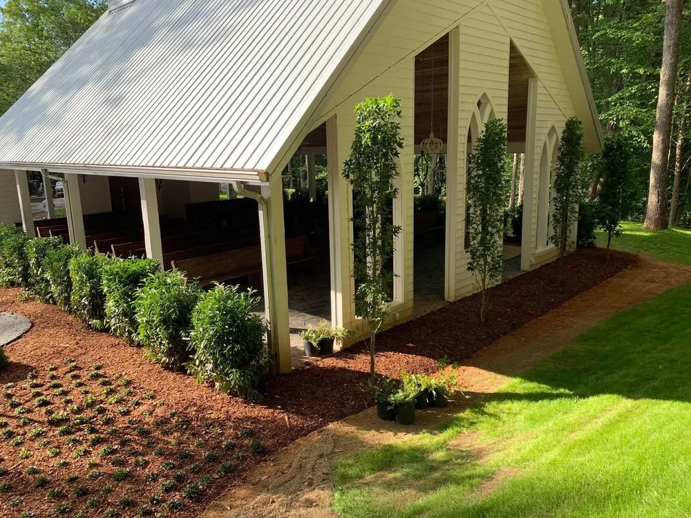 Trusted yard cleanup service experts serving Charlotte, TN - Landscapes By Tidwell