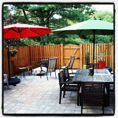 Landscapes by Wade Inc Logo