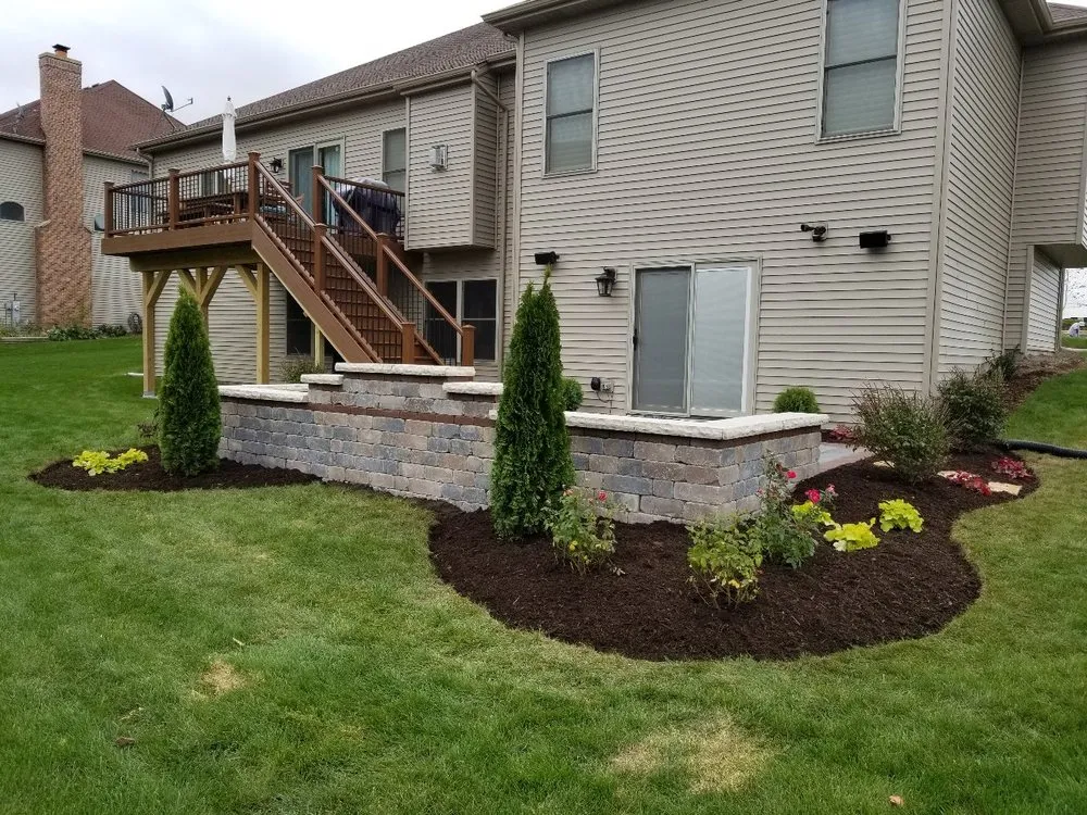 Professional garden landscaping experts serving Plainfield, IL - Landscapes Complete