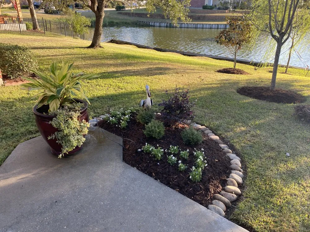 Custom outdoor landscaping in Pearl River, LA - LandScapes