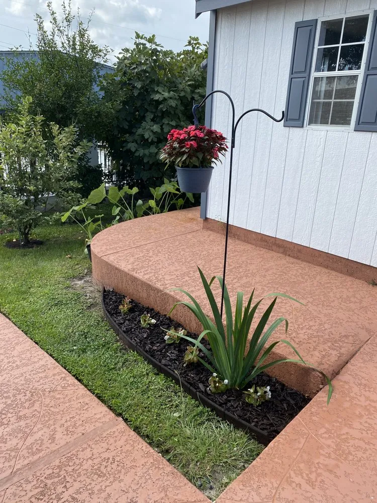 Custom landscape design with custom design in Pearl River, LA by LandScapes