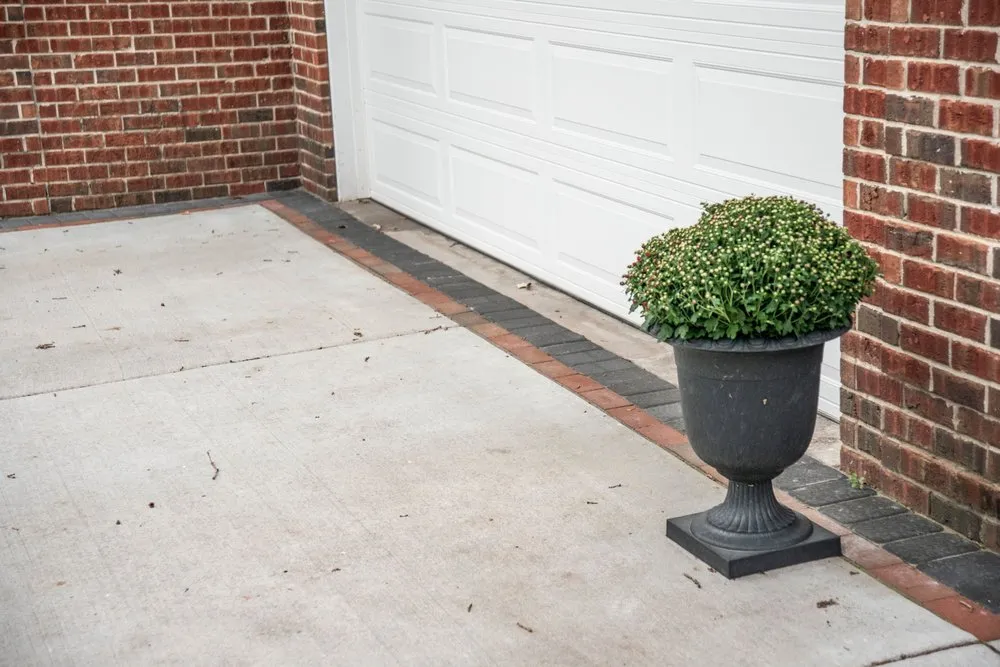 Affordable lawn mowing service experts serving Saint Paul Park, MN - Landscapes Unlimited