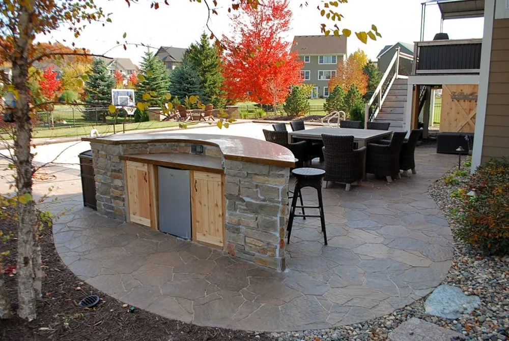 Custom yard maintenance experts serving Saint Paul Park, MN - Landscapes Unlimited