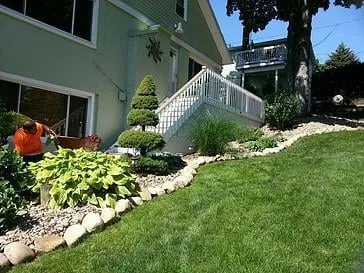 Local outdoor landscaping experts serving Akron, OH - Landscapes with Heart