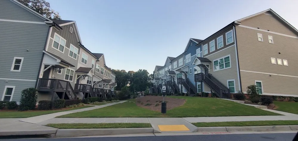 Custom yard cleanup service for beautiful yards across Duluth, GA - LandscapeXperts