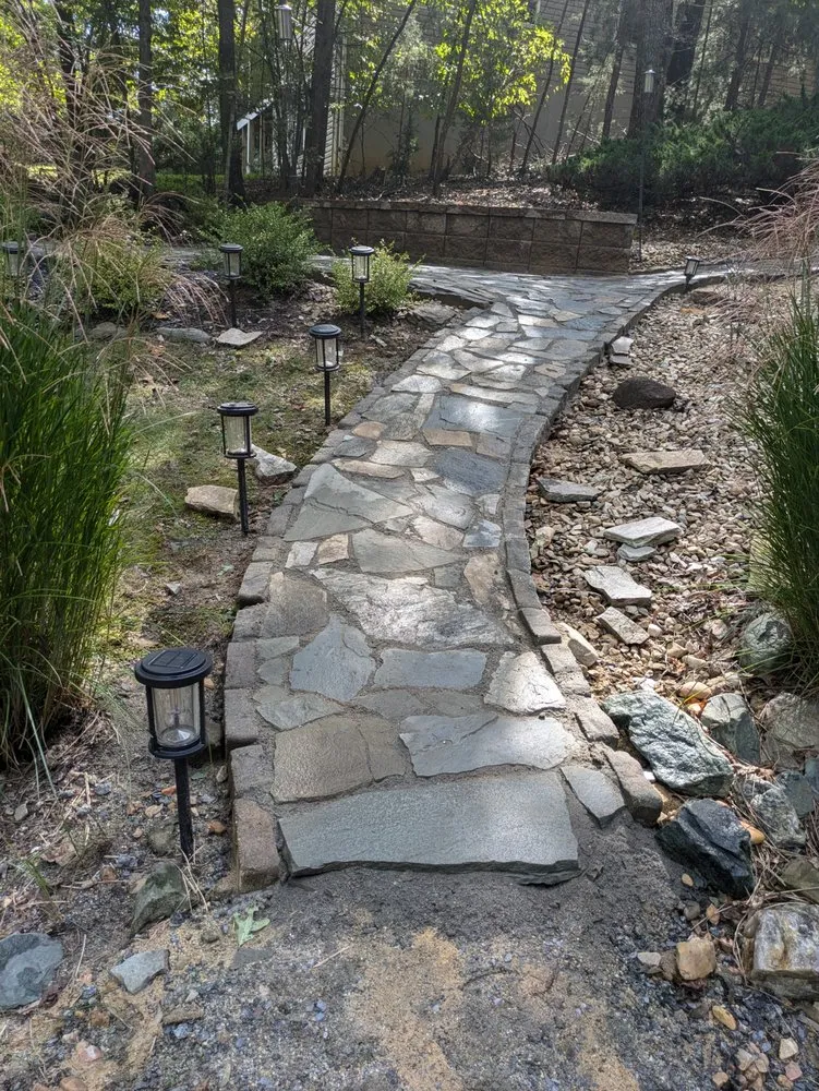 Expert lawn care service experts serving Palmyra, VA - Landscaping & Design