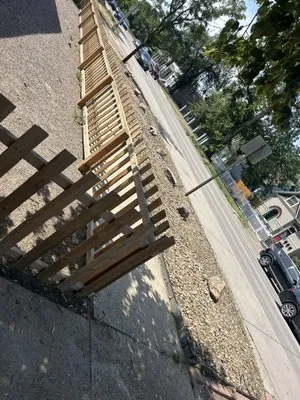 Landscaping & Lawn Care Logo