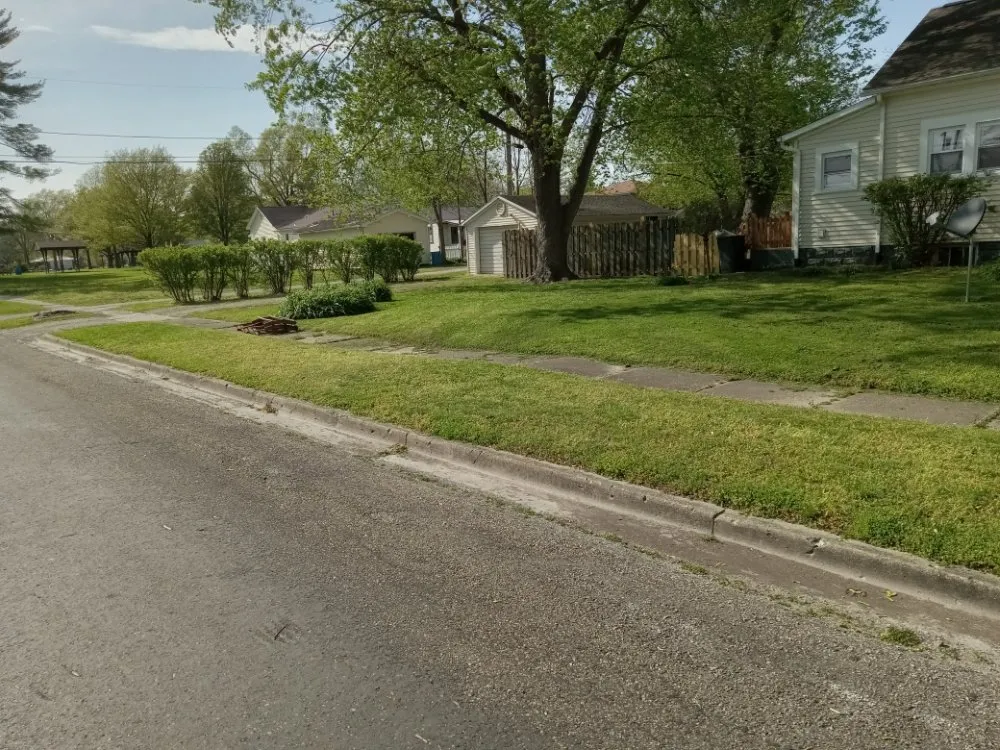 Top-rated landscape installation experts serving Effingham, IL - Landscaping & Lawn Care