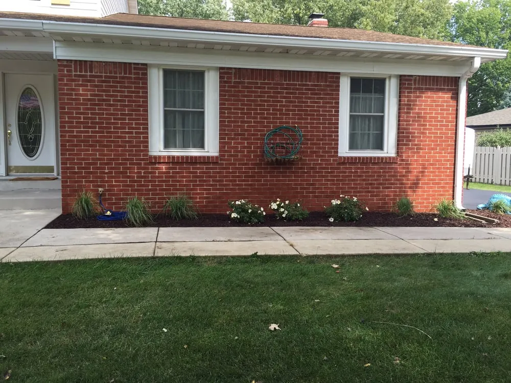 Expert lawn care service experts serving Darlington, IN - Landscaping & Trees by GT