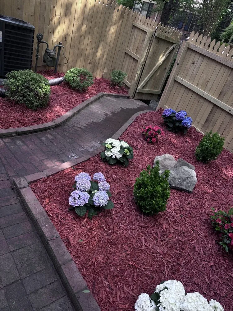 Professional garden landscaping in Charlotte, NC - Landscaping and Tree Service Solutions