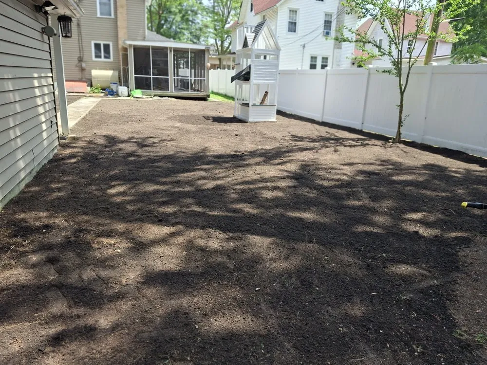 Trusted yard maintenance in Camden, NJ - Landscaping AyM