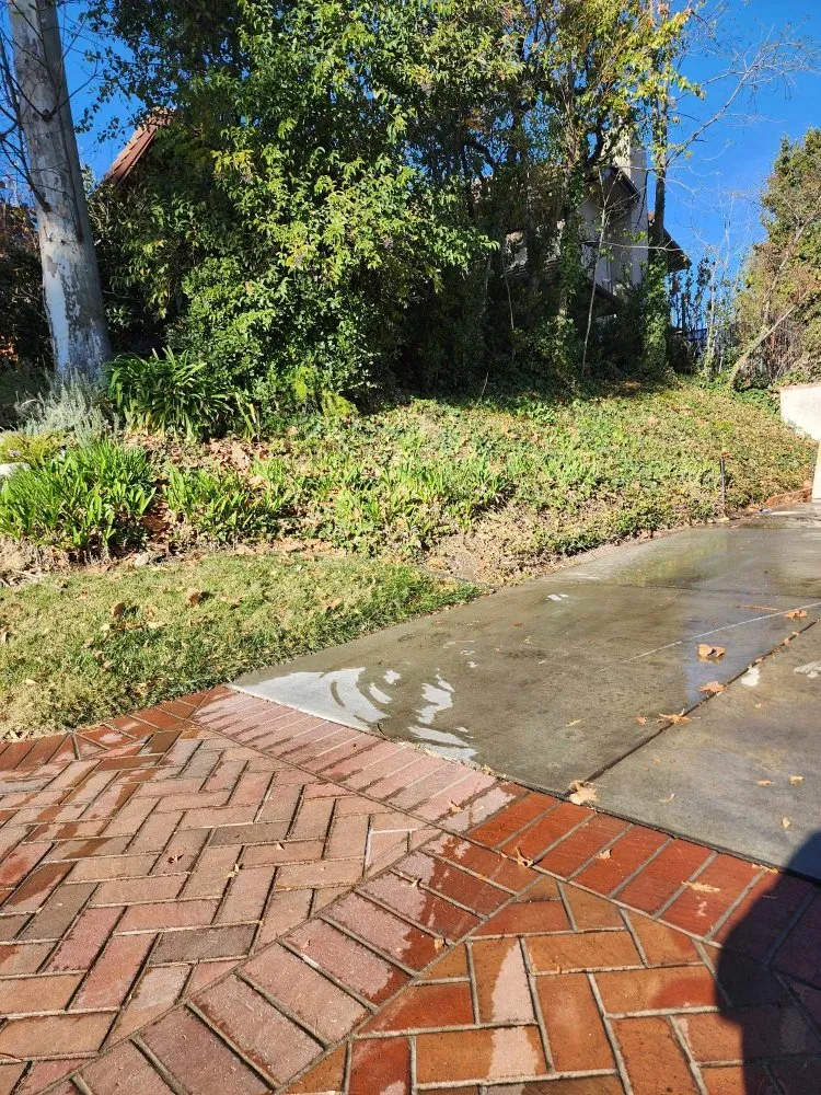 Custom residential landscaping experts serving Santa Clarita, CA - Landscaping Batres