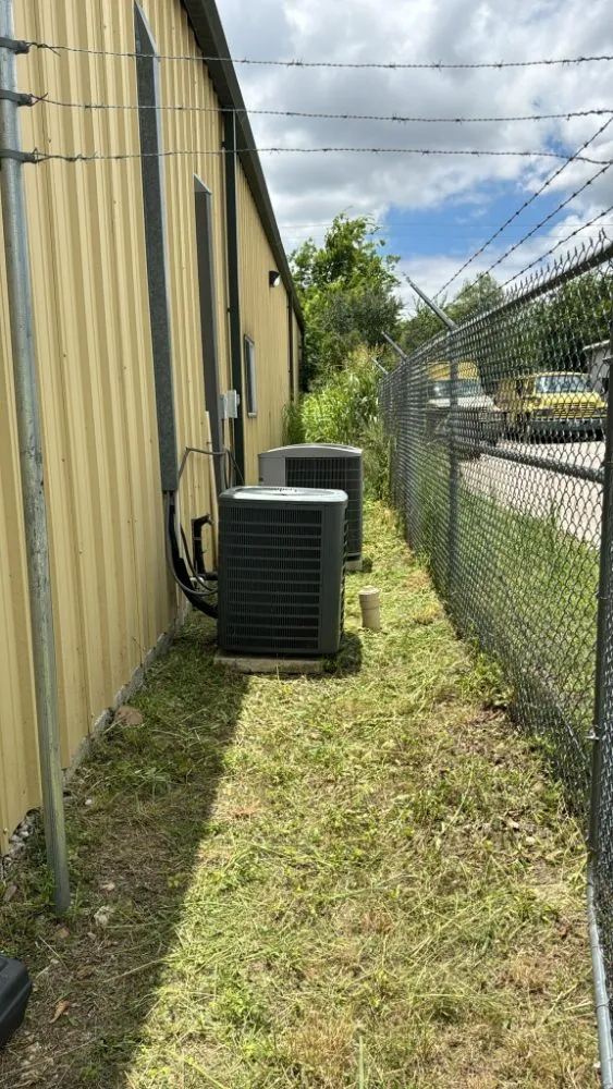 Expert yard maintenance in San Antonio, TX by Landscaping BBS - Black Belt Service