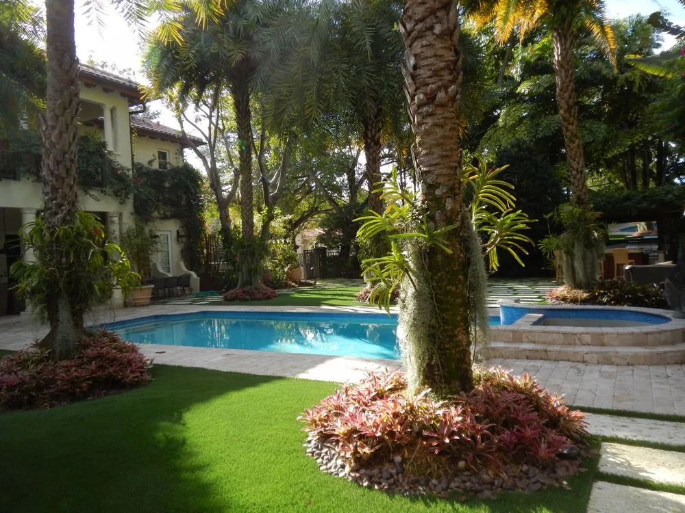 Reliable yard maintenance in Coral Gables, FL - Landscaping by Steve Blaum