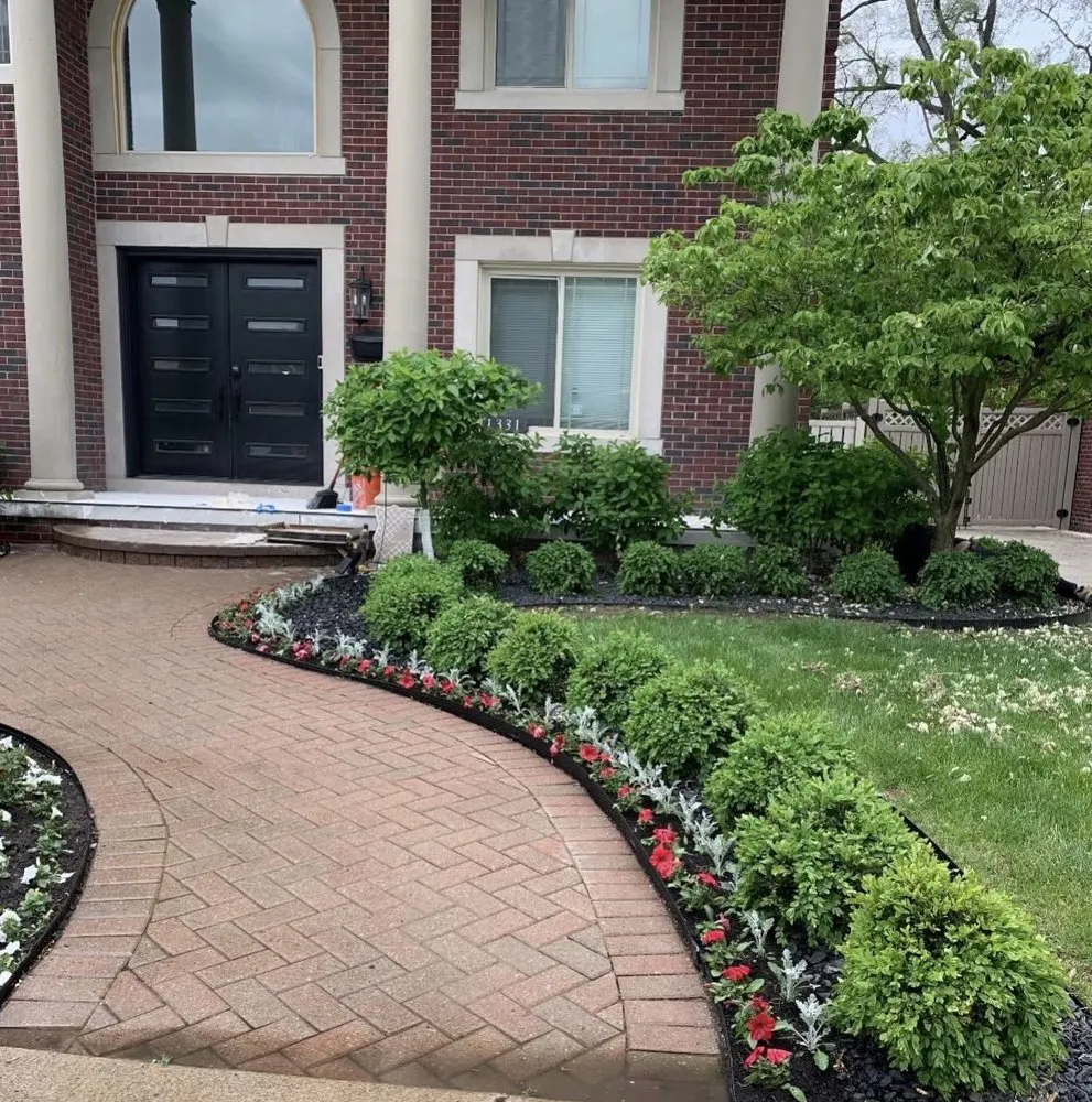 Expert outdoor landscaping experts serving Dearborn Heights, MI - Landscaping By Tony