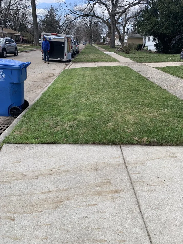 Expert yard cleanup service in Dearborn Heights, MI - Landscaping By Tony