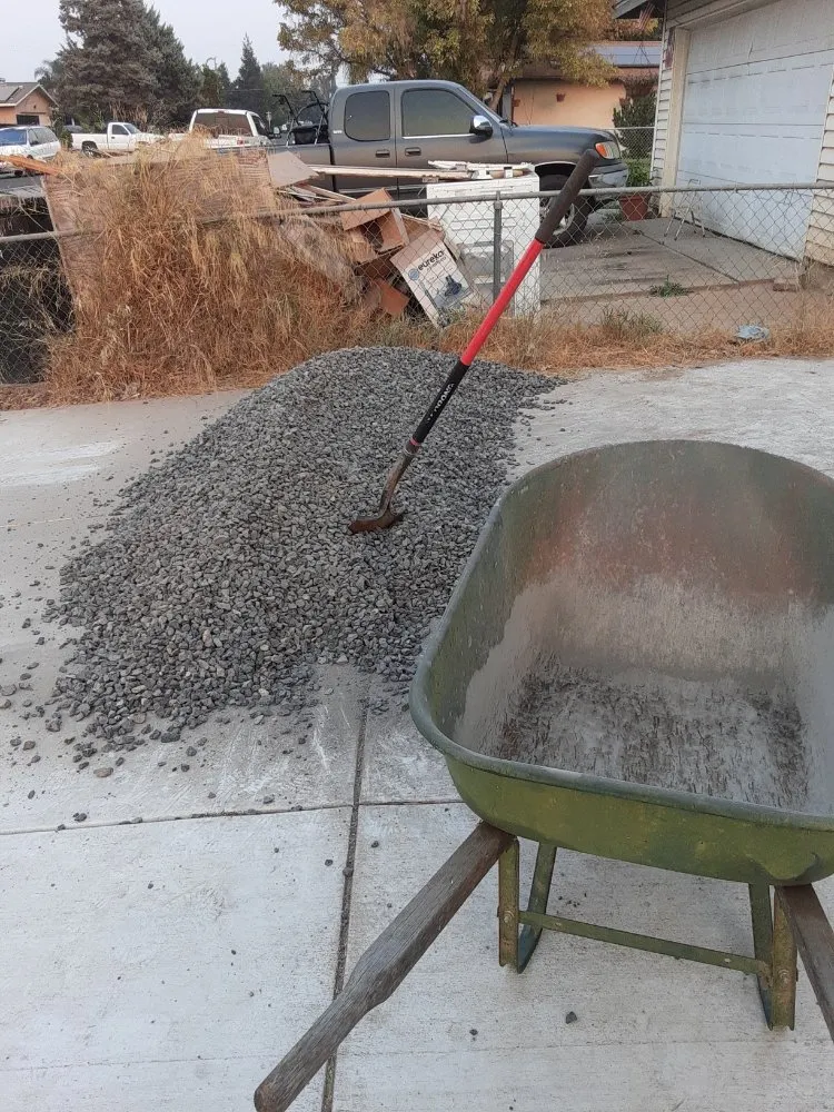 Top-rated garden landscaping for beautiful yards in Riverbank, CA by LANDSCAPING CALZADA