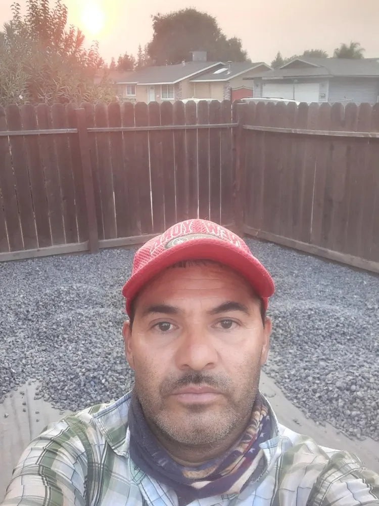 Custom yard maintenance experts serving Riverbank, CA - LANDSCAPING CALZADA