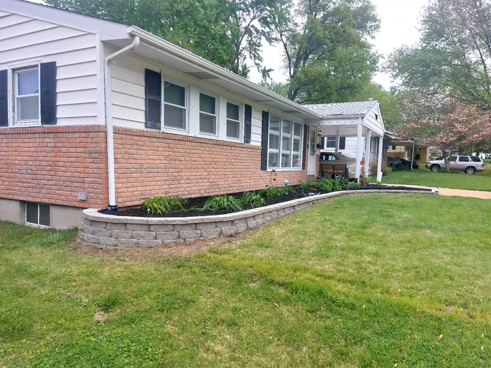 Trusted lawn mowing service for outdoor upgrades across High Ridge, MO - Landscaping Castillo