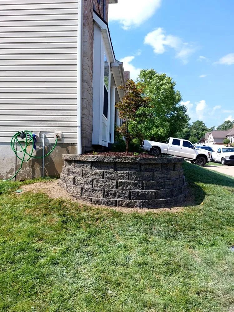 Trusted lawn care service for homes in High Ridge, MO by Landscaping Castillo