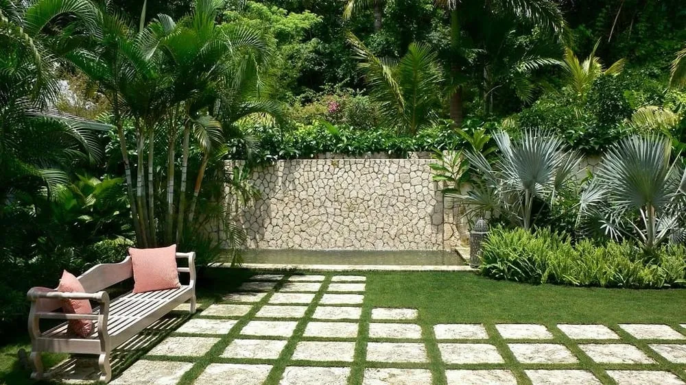 Trusted lawn care service in Pompano Beach, FL - Landscaping Details