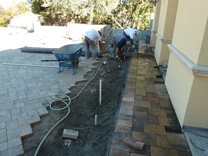 Top-rated yard maintenance experts serving Pompano Beach, FL - Landscaping Details