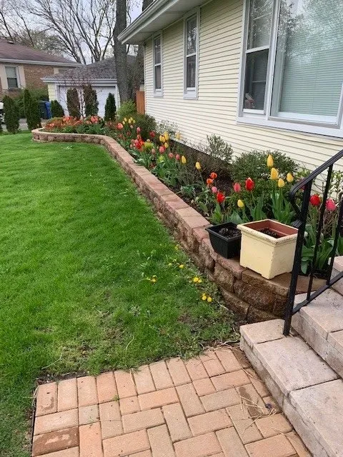 Custom landscape design experts serving Des Plaines, IL - Landscaping Express First