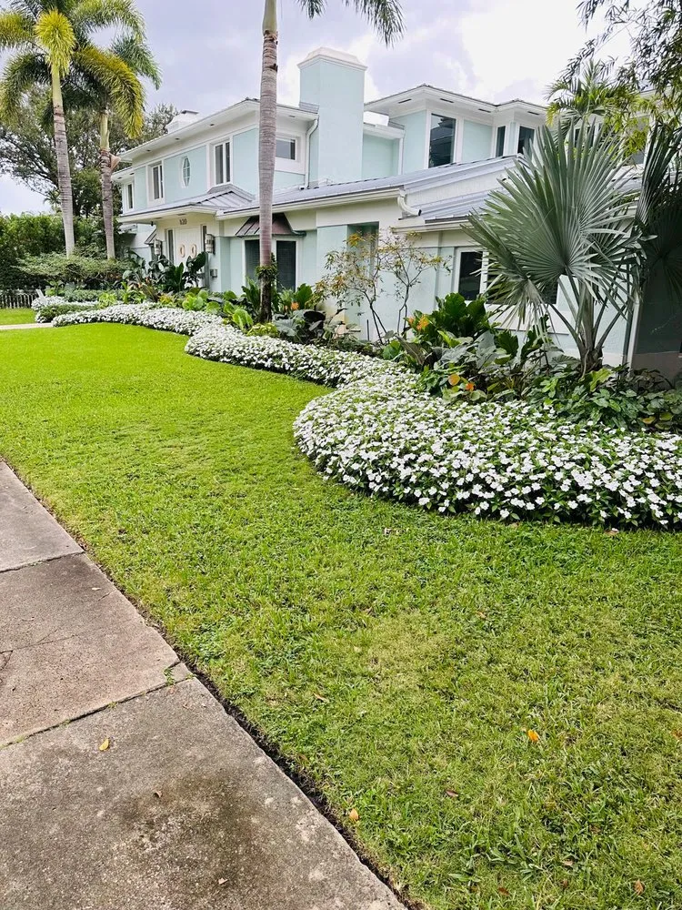 Custom outdoor landscaping near you across Miami, FL - Landscaping Four Seasons