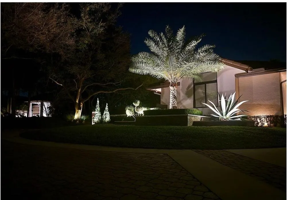 Expert lawn mowing service in Miami, FL - Landscaping Four Seasons